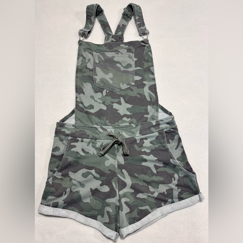 Vintage Havana Green/Gray Camo Overalls 
Size: Medium